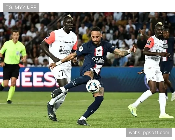 巴黎圣日耳曼基金会社区项目：足球教室走进巴黎北部郊区小学